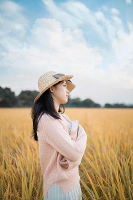 两根大肉大捧一进一出好爽视频,两峰夹小溪地湿又无泥诗