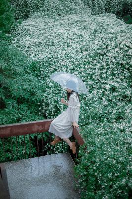 小荡货奶真大水多好紧视频